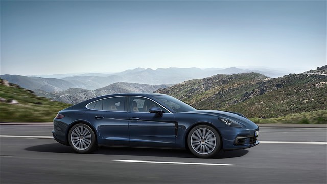 Porsche Panamera 4S photo 10