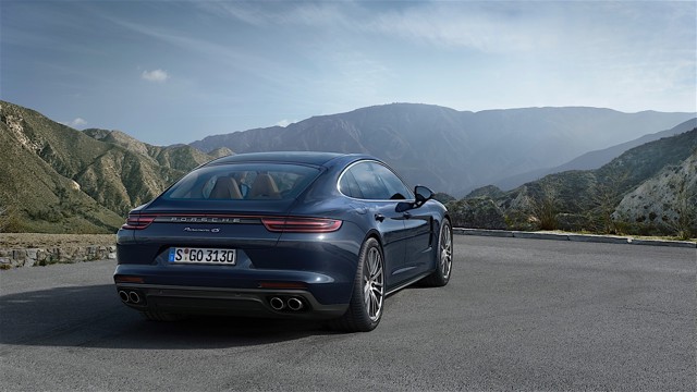 Porsche Panamera 4S photo 14