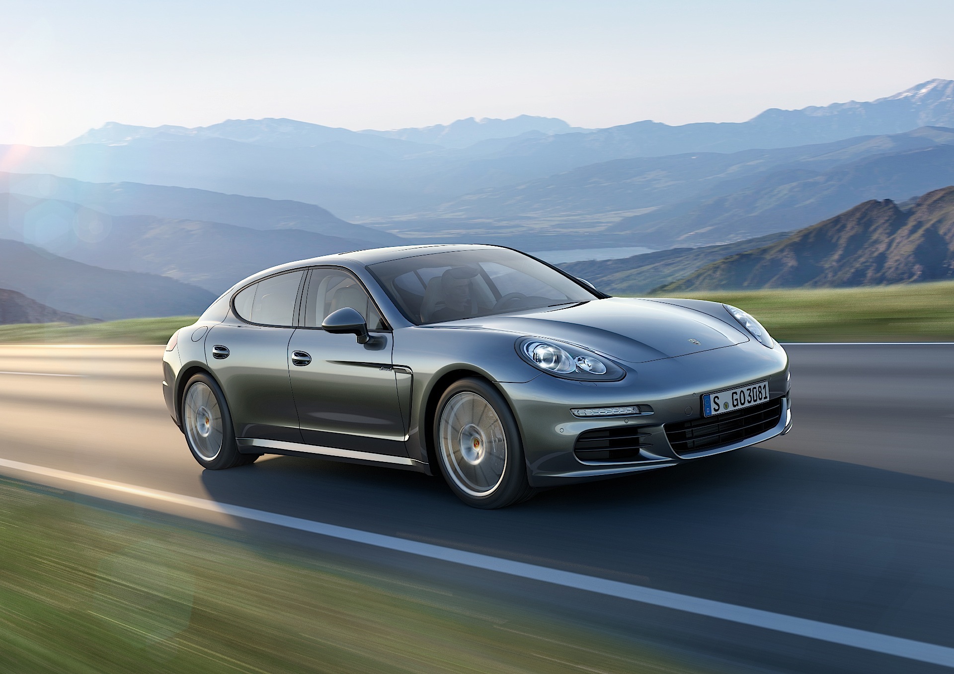 Porsche Panamera Diesel photo 2