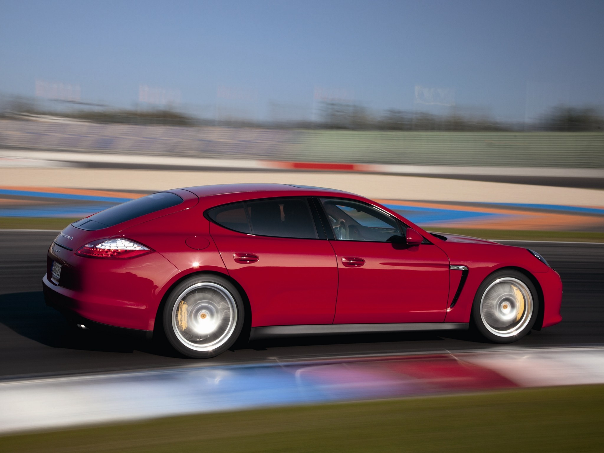 Porsche Panamera Gts photo 18