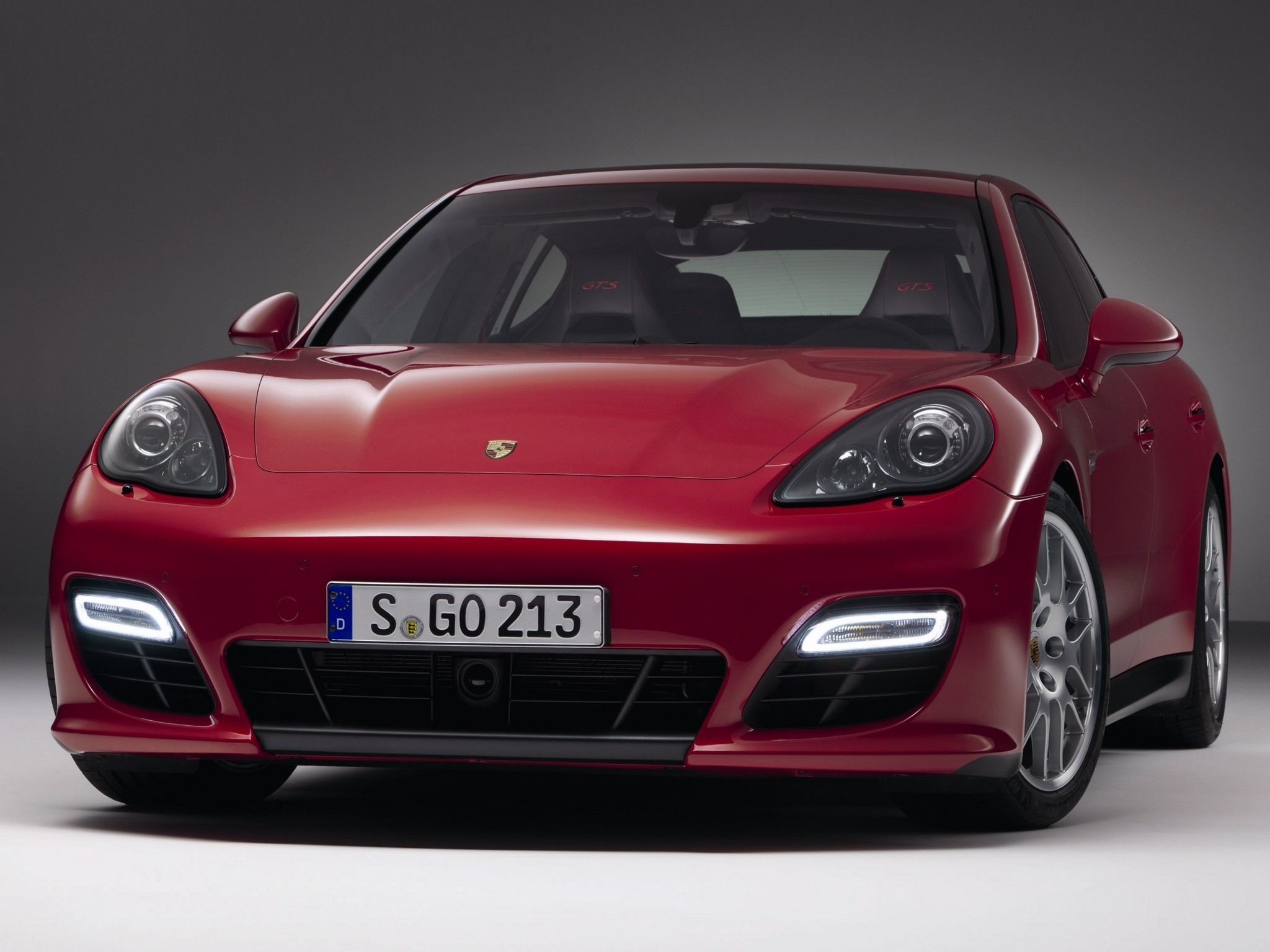 Porsche Panamera Gts photo 21