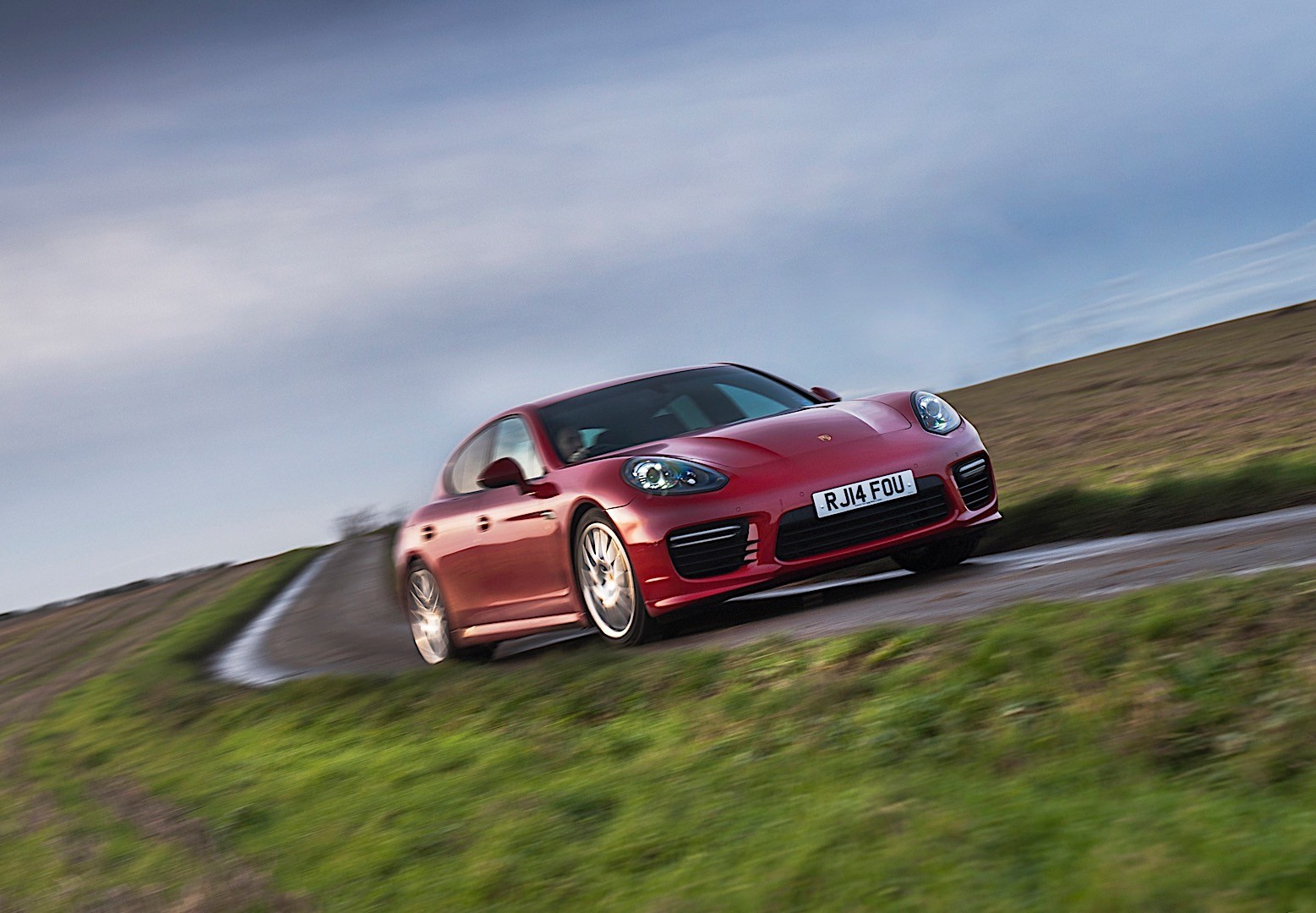 Porsche Panamera Gts photo 17