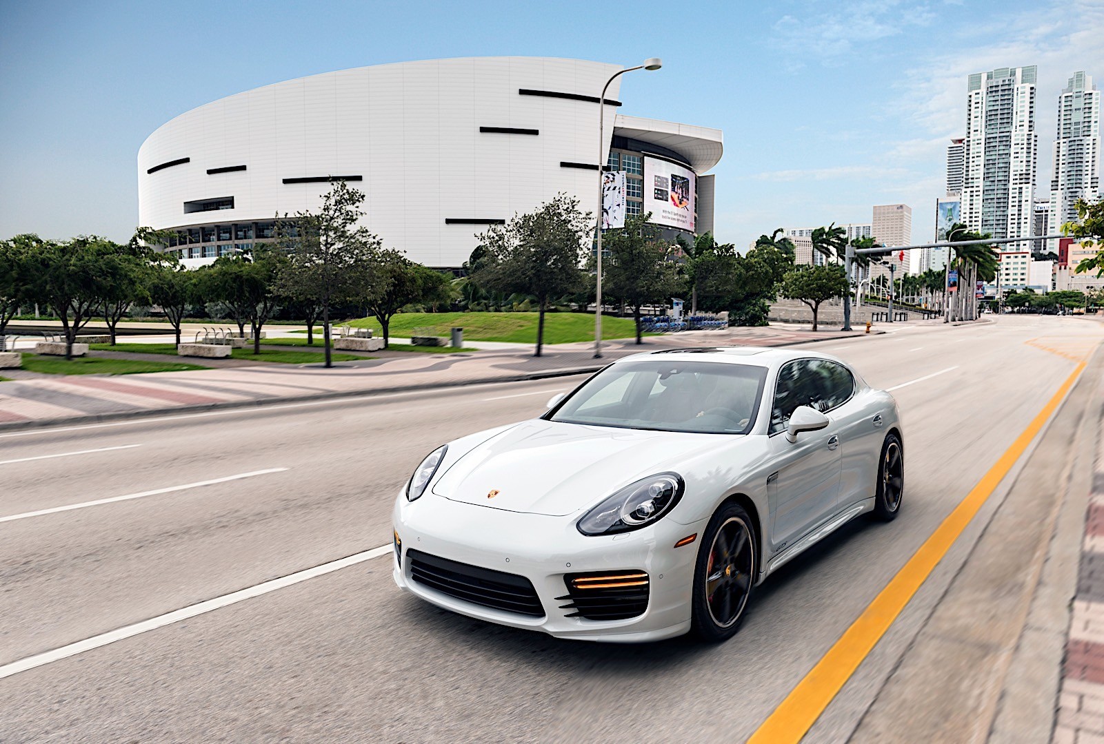 Porsche Panamera Gts photo 19