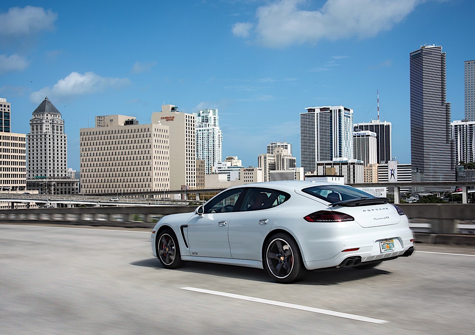 Porsche Panamera Gts photo 20