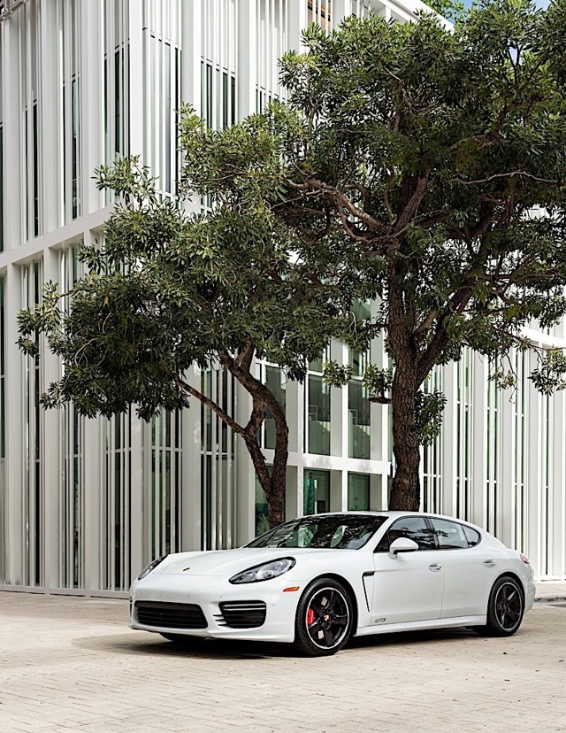 Porsche Panamera Gts photo 23
