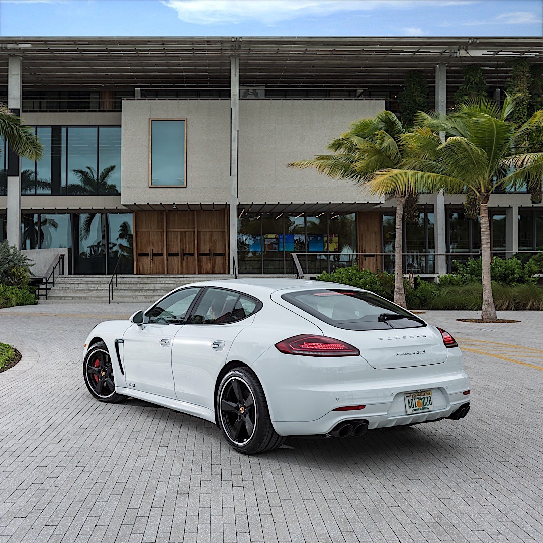 Porsche Panamera Gts photo 24