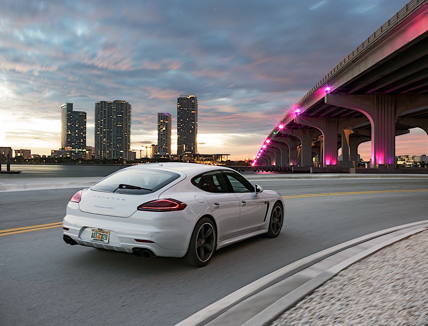 Porsche Panamera Gts photo 26