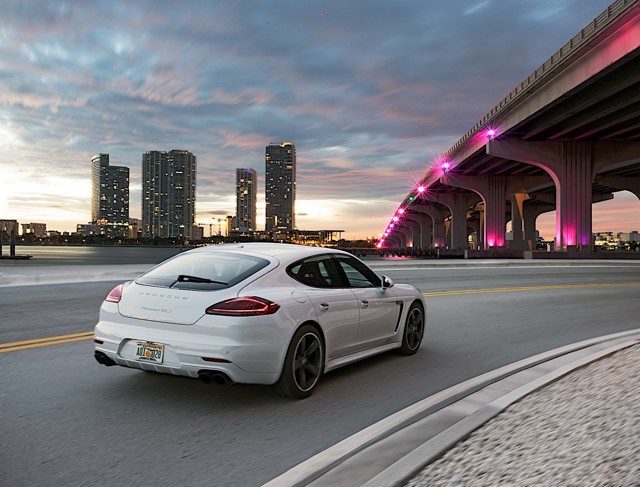 Porsche Panamera Gts photo 26