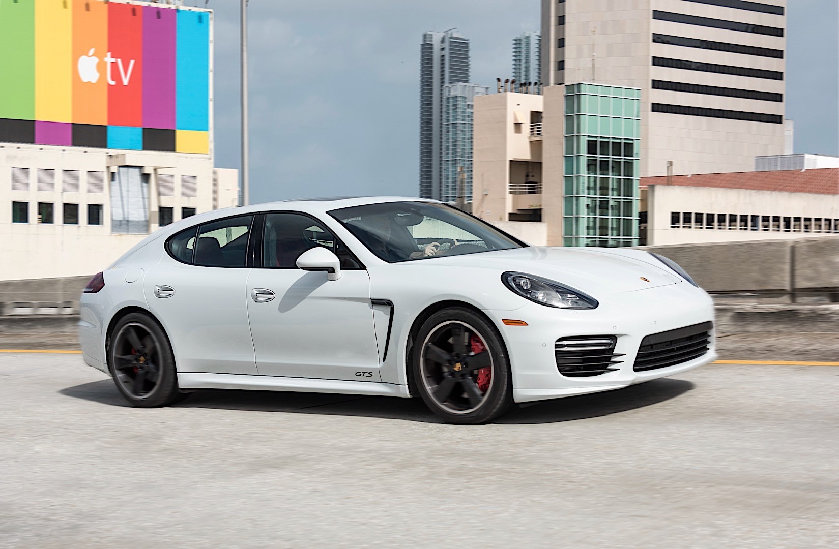 Porsche Panamera Gts photo 2