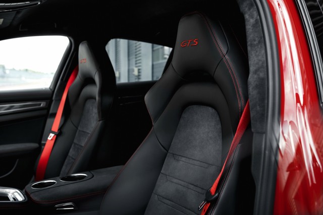 Porsche Panamera Gts photo 13