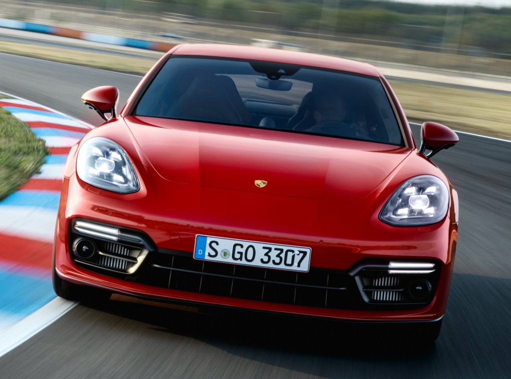 Porsche Panamera Gts photo 11