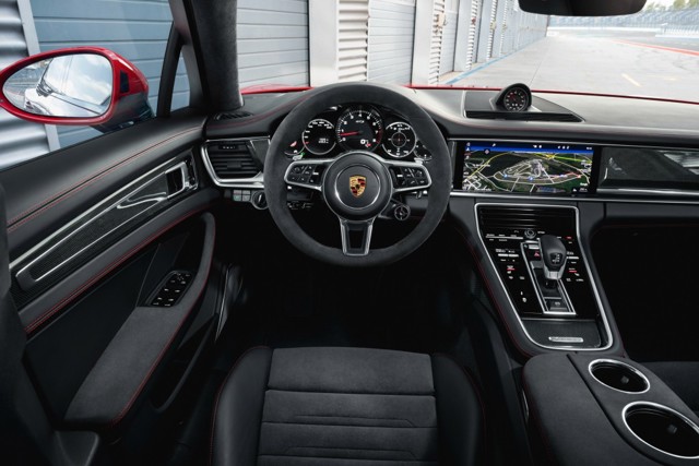 Porsche Panamera Gts photo 14