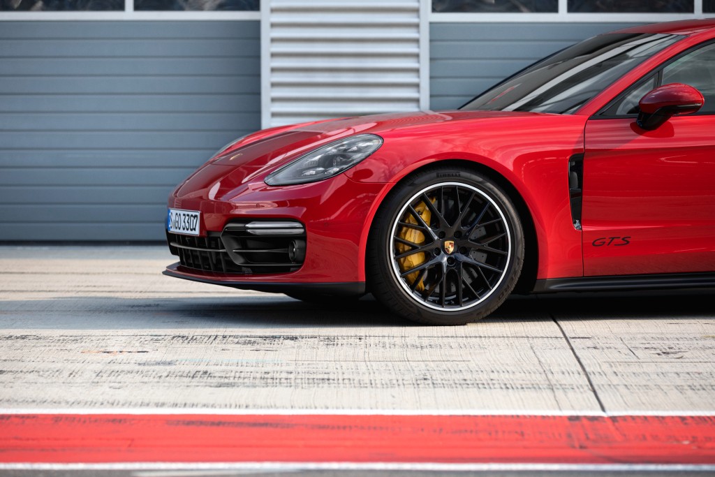 Porsche Panamera Gts photo 2