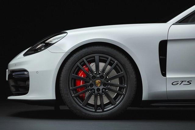Porsche Panamera Gts photo 3