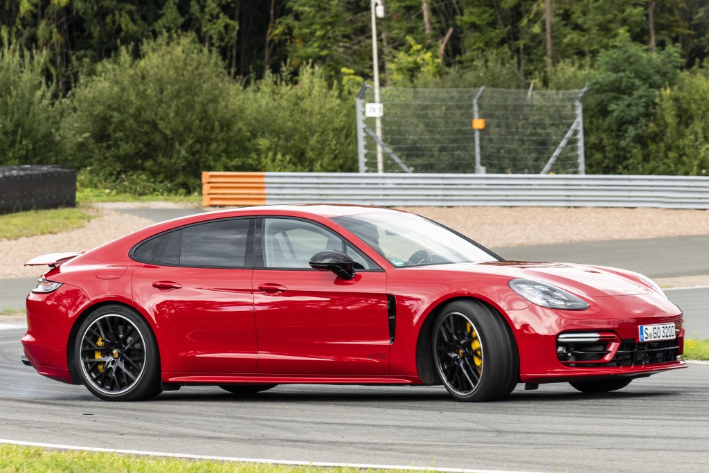 Porsche Panamera Gts photo 9