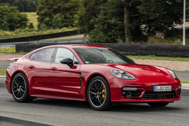Porsche Panamera Gts photo 15
