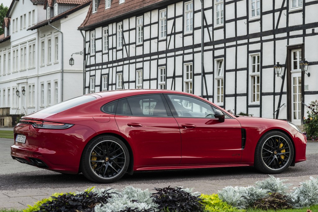Porsche Panamera Gts photo 18