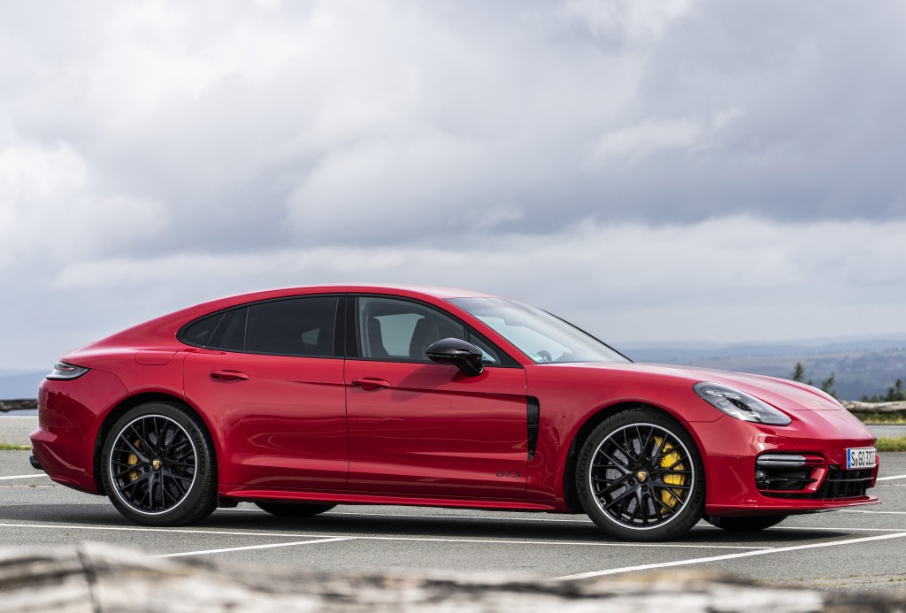 Porsche Panamera Gts photo 25