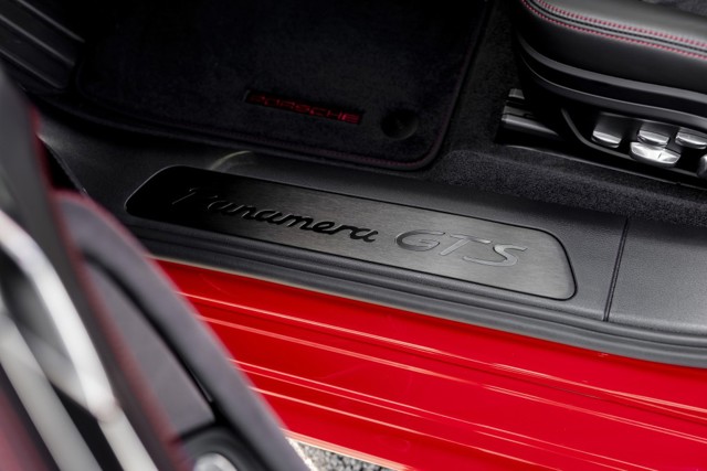 Porsche Panamera Gts photo 38