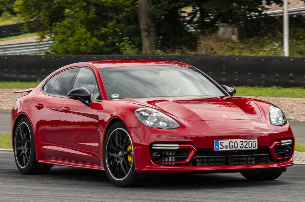Porsche Panamera Gts photo 28