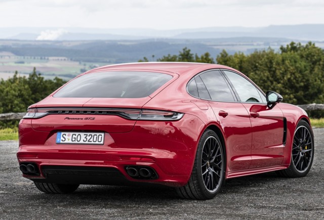 Porsche Panamera Gts photo 30