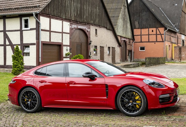 Porsche Panamera Gts photo 33