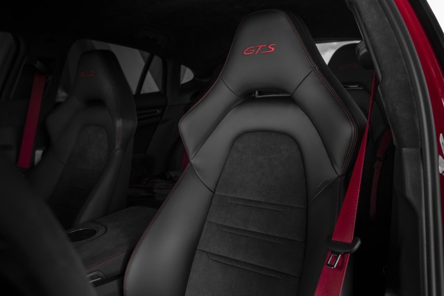Porsche Panamera Gts photo 39
