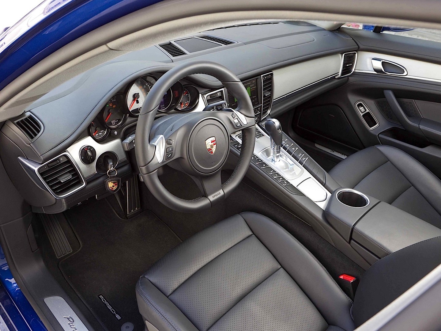 Porsche Panamera S Hybrid photo 26