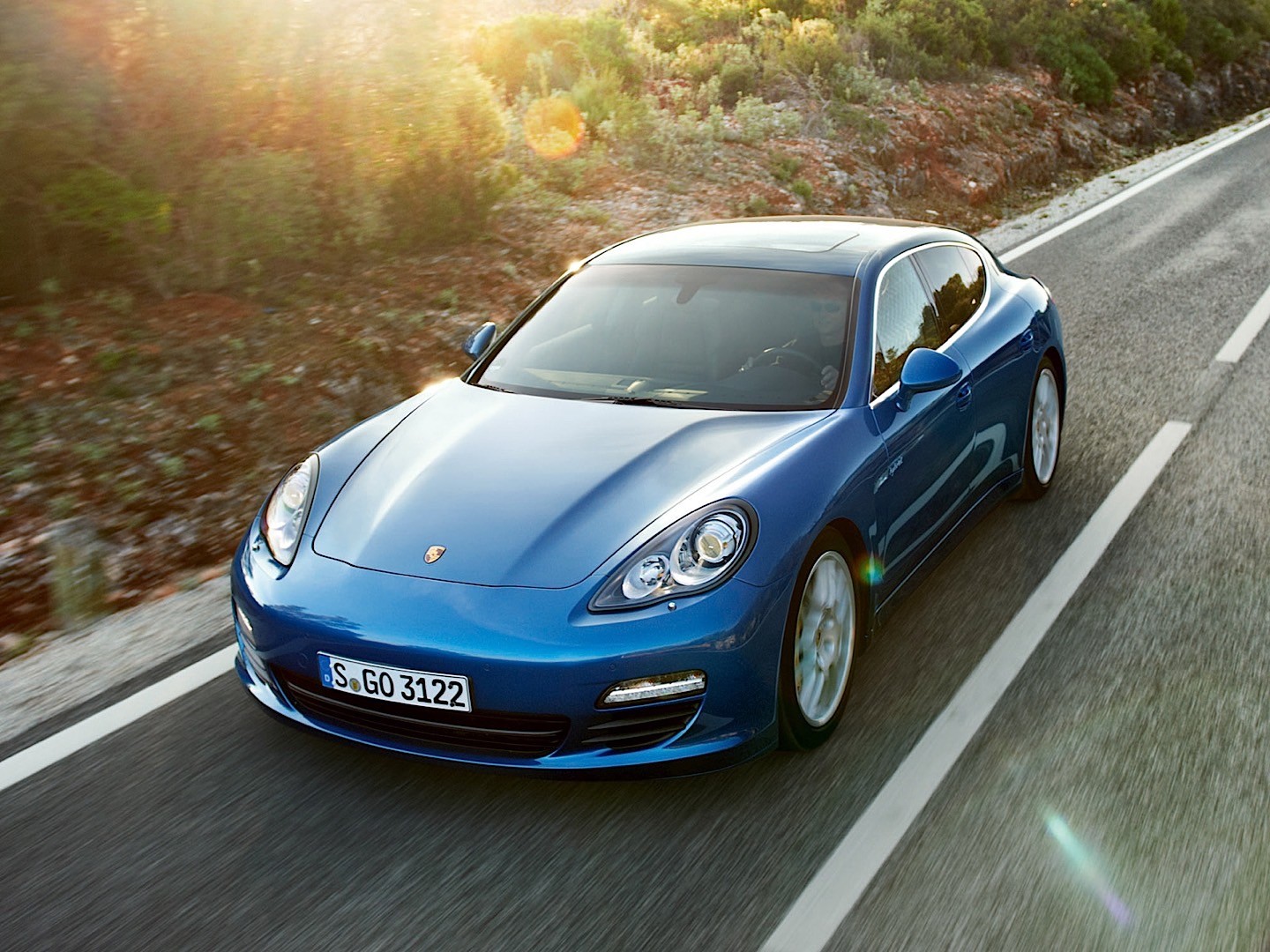 Porsche Panamera S Hybrid photo 11