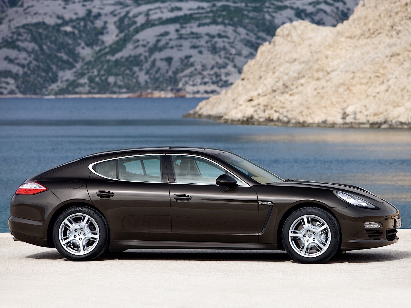 Porsche Panamera S photo 7