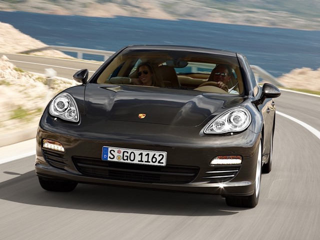 Porsche Panamera S photo 10