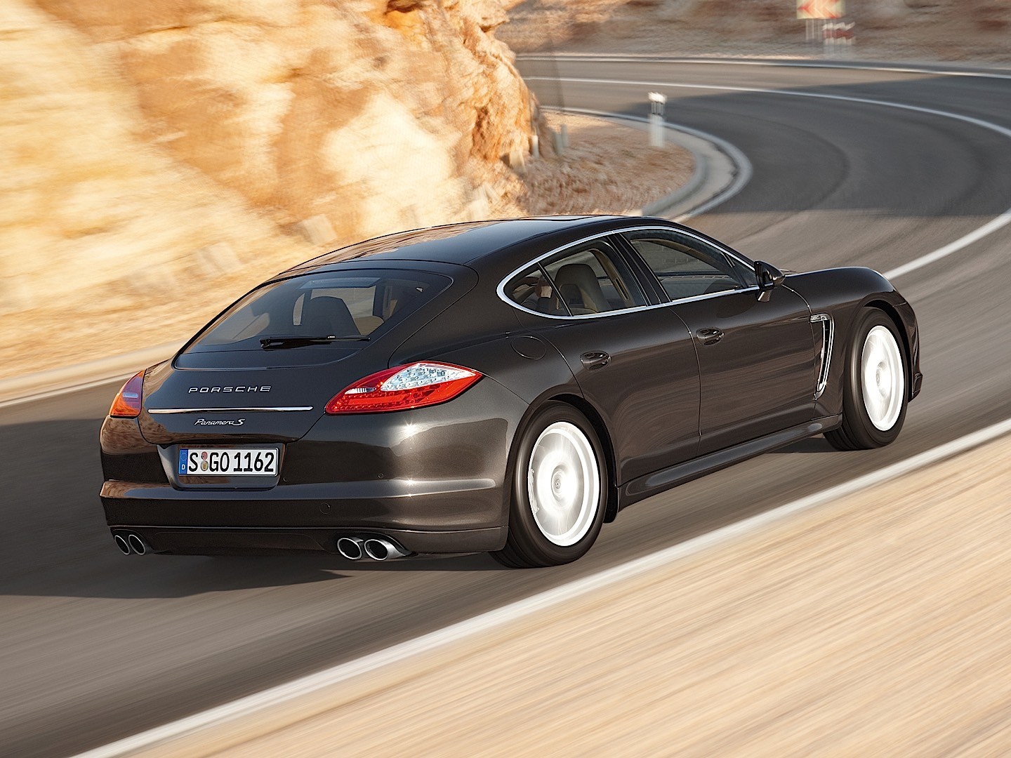 Porsche Panamera S photo 11