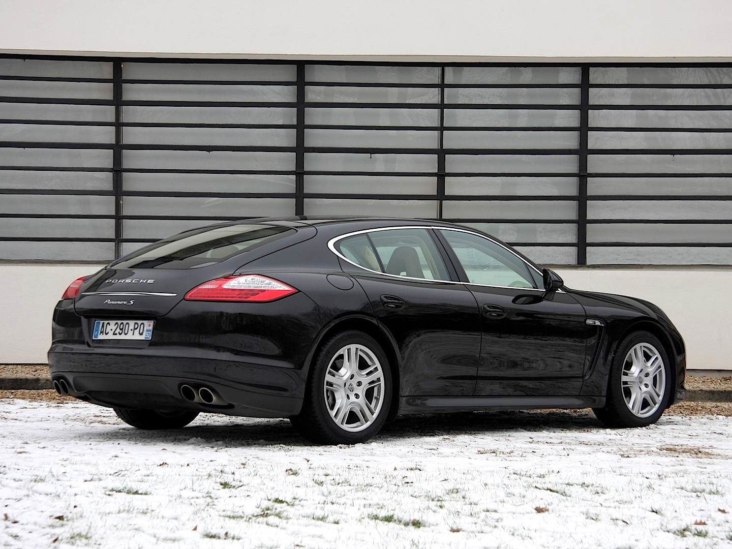 Porsche Panamera S photo 23