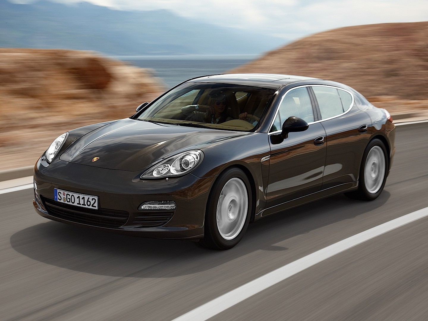 Porsche Panamera S photo 3