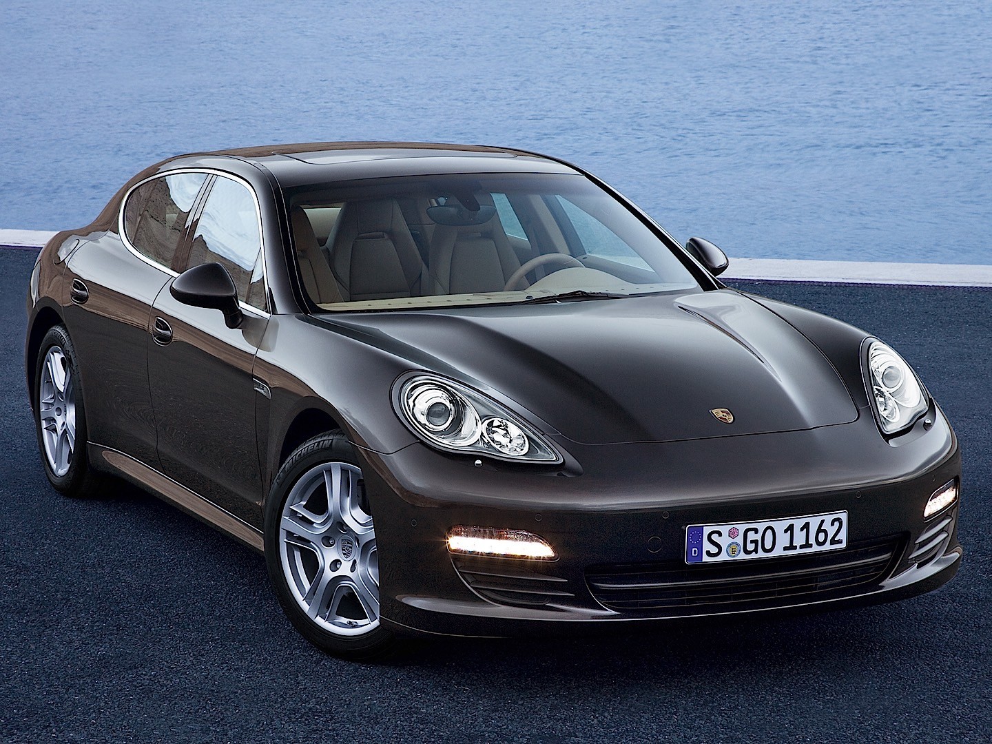 Porsche Panamera S photo 5