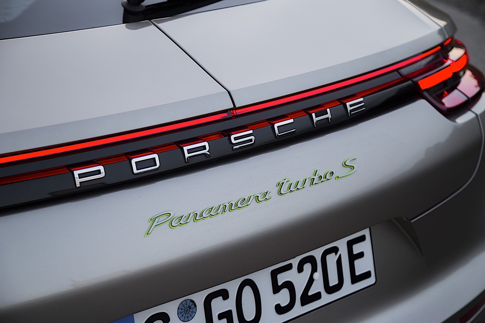 Porsche Panamera Turbo S E-Hybrid photo 11