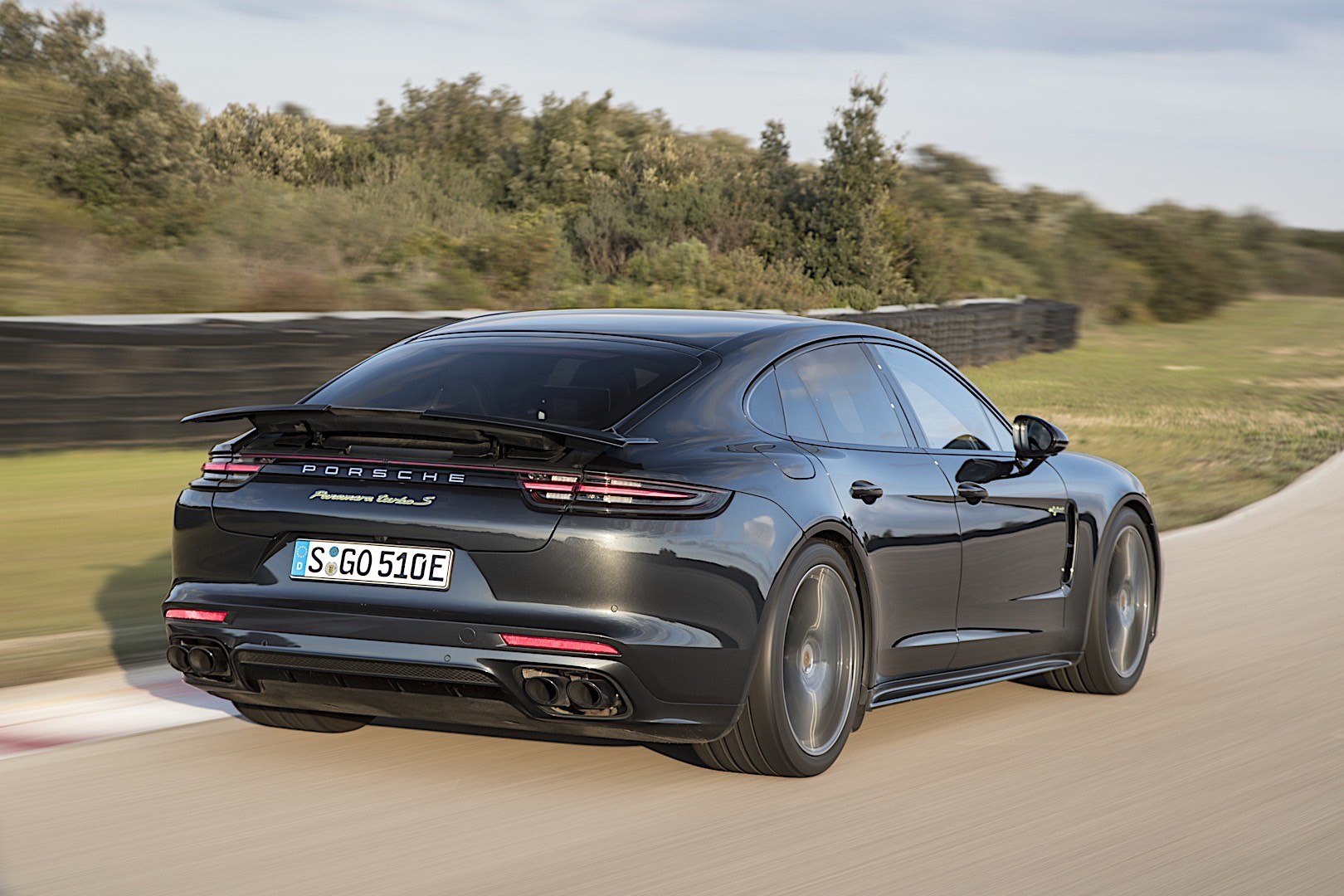 Porsche Panamera Turbo S E-Hybrid photo 3