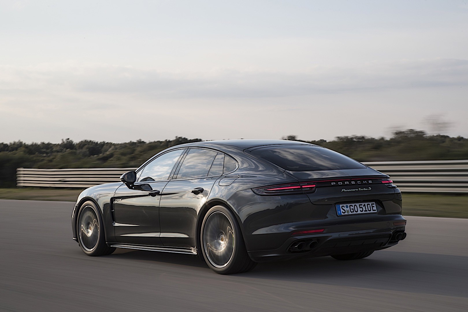 Porsche Panamera Turbo S E-Hybrid photo 5