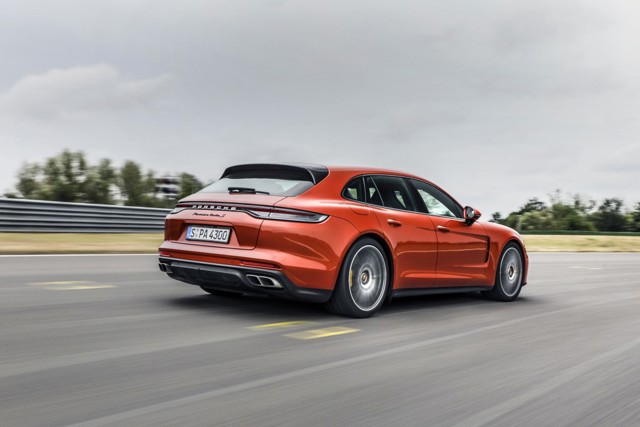 Porsche Panamera Turbo S Sport Turismo photo 2