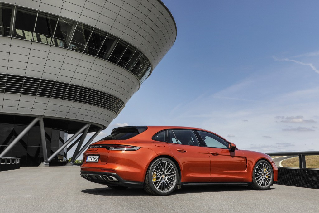 Porsche Panamera Turbo S Sport Turismo photo 3