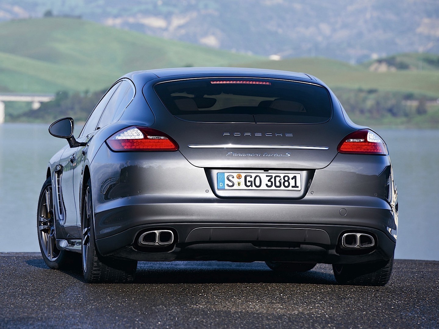 Porsche Panamera Turbo S photo 26