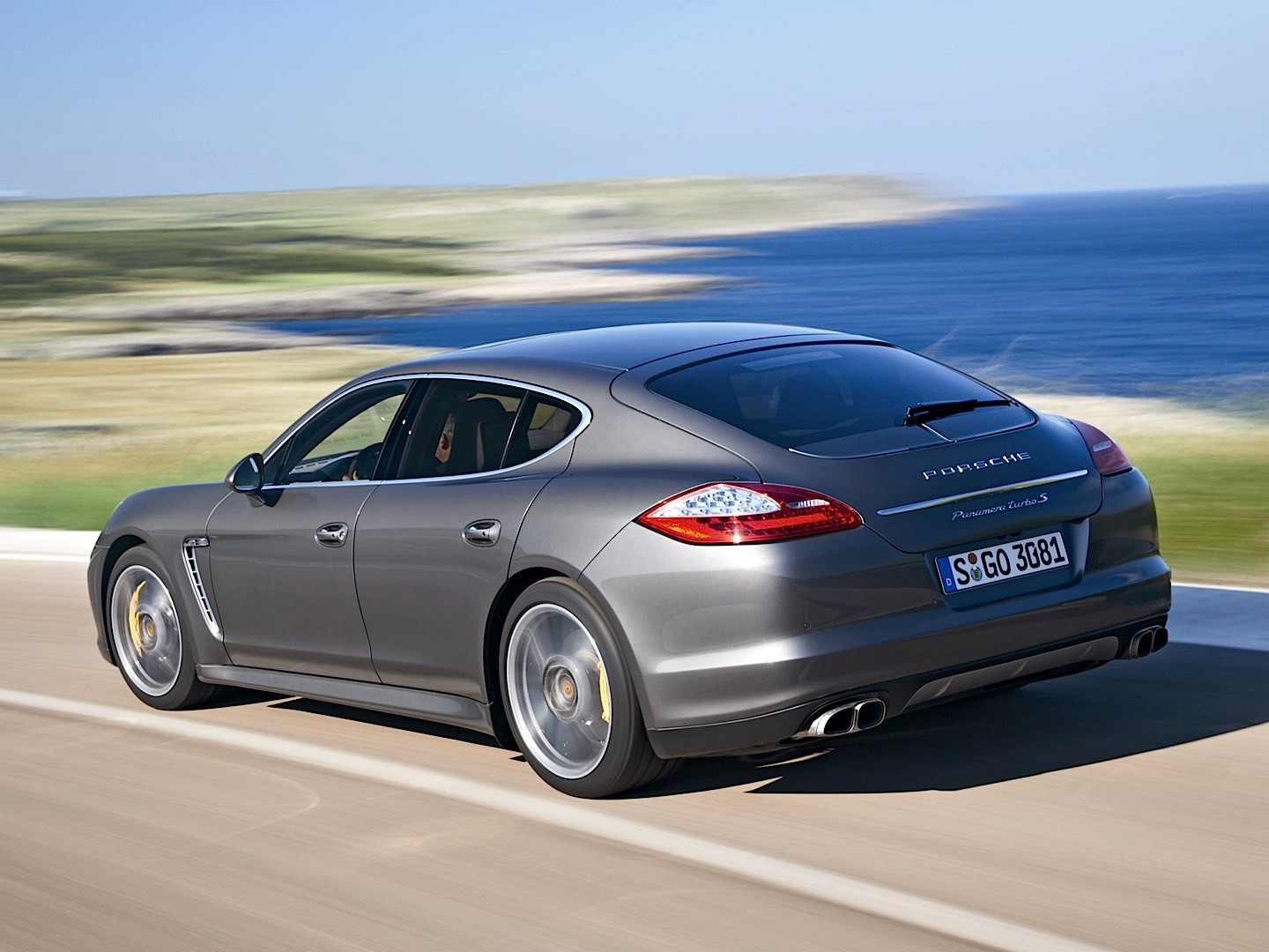 Porsche Panamera Turbo S photo 28