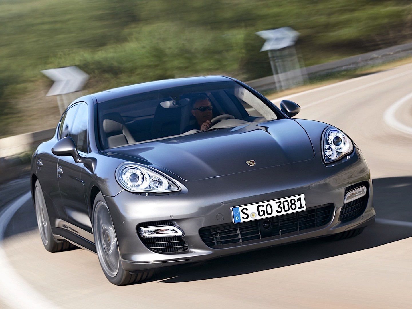 Porsche Panamera Turbo S photo 31