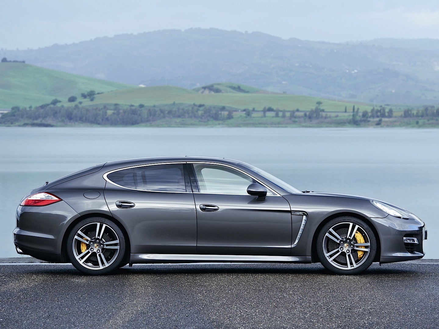 Porsche Panamera Turbo S photo 32