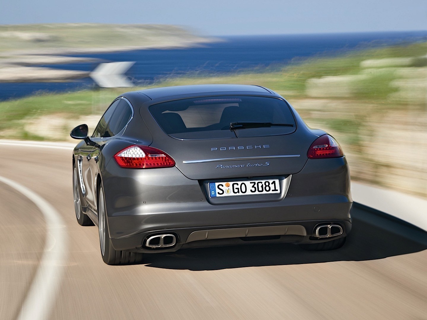 Porsche Panamera Turbo S photo 37