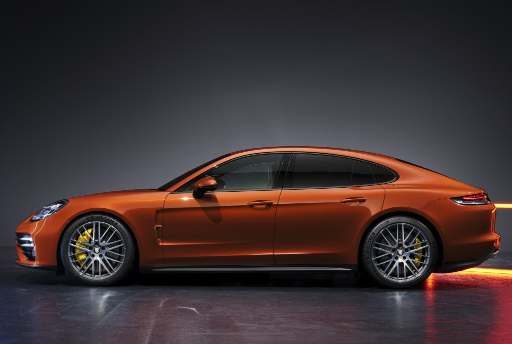 PORSCHE Panamera Turbo S