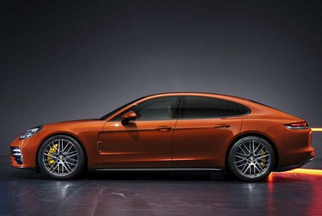 PORSCHE Panamera Turbo S