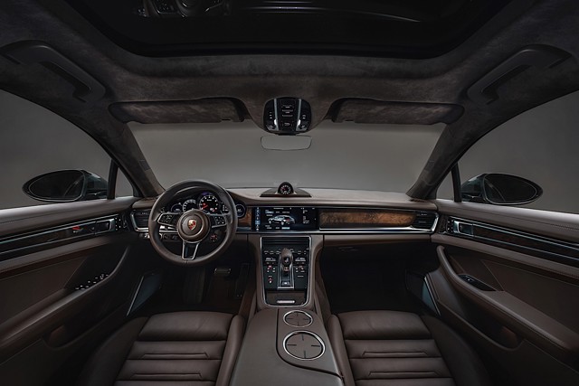 Porsche Panamera Turbo Sport Turismo photo 18