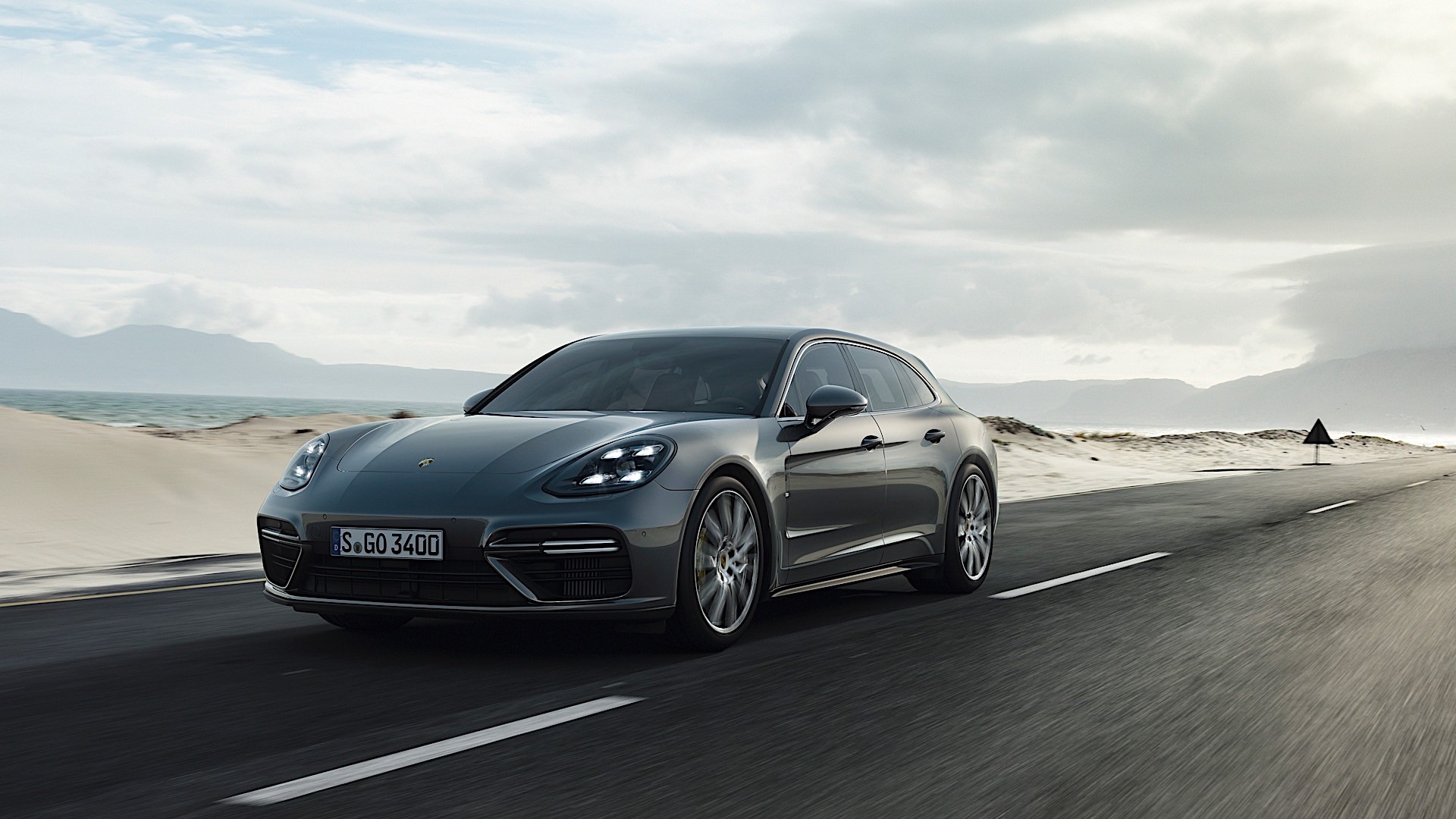 Porsche Panamera Turbo Sport Turismo photo 2