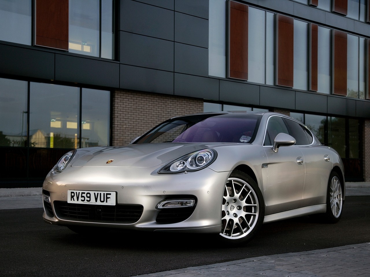 Porsche Panamera Turbo photo 12